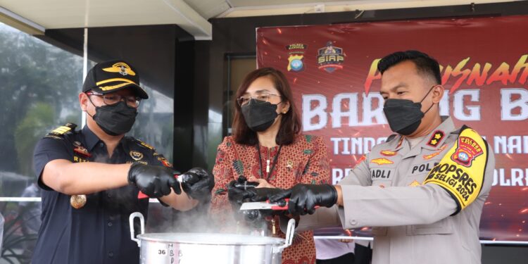 Polres Karimun Musnahkan 903,45 Gram Sabu