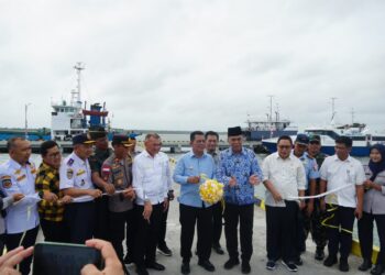 Daeng Amhar Saksikan Peresmian Operasional Pelabuhan Penagi