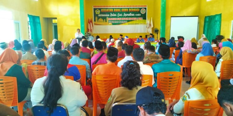 PGRI Kabupaten Karimun Gelar Kegiatan Amal Guru Berbagi