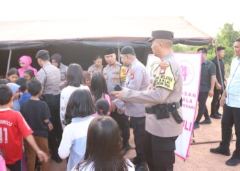Polres Karimun Buka Puasa Bersama Masyarakat dan Bagikan Takjil