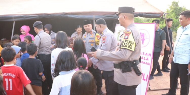Polres Karimun Buka Puasa Bersama Masyarakat dan Bagikan Takjil