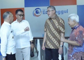 10 Putra Putri Natuna Raih Beasiswa Dari Universitas Esa Tunggal