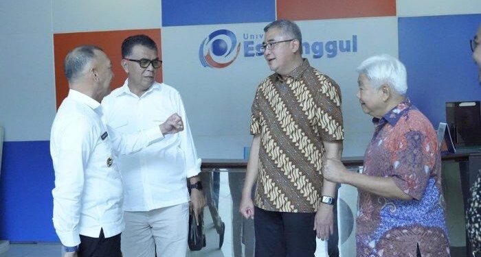 10 Putra Putri Natuna Raih Beasiswa Dari Universitas Esa Tunggal