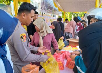 Tekan Inflasi,  Pasar Murah Ramadhan Polres Karimun Diserbu Masyarakat