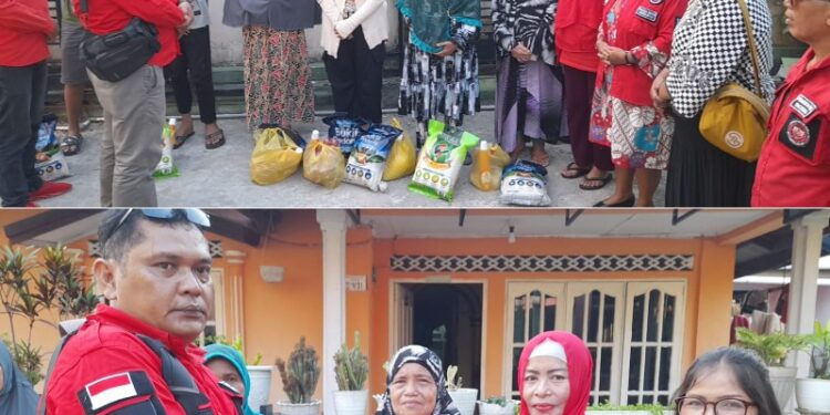 Agenda Wajib, DPC PBB Karimun Bagikan Sembako Kepada Warga Kurang Mampu