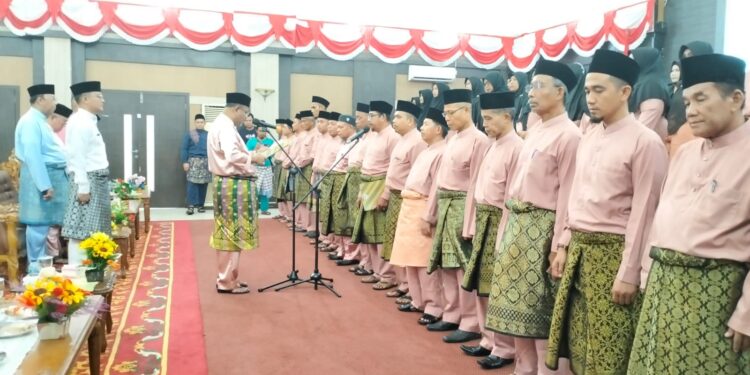 Bupati Lantik Dewan Hakim MTQ XVI Tingkat Kabupaten Karimun 2024