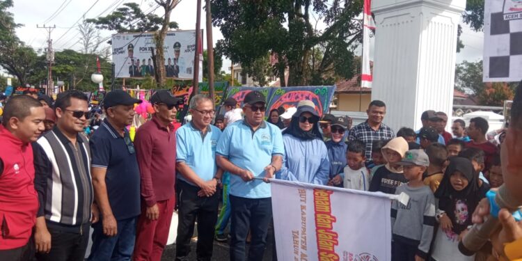 Sempena HUT ke- 25 Aceh Singkil, Gubernur Aceh Lepas Peserta Jalan Santai