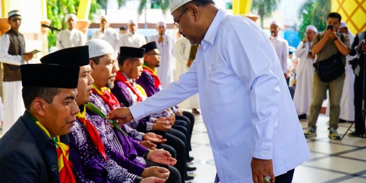 Bupati Karimun Lepas Keberangkatan 130 Jamaah Calon Haji