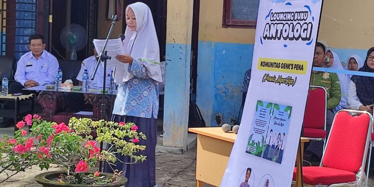 Ini Sosok Siswi Kreatif UPTD SPF SMPN 3 Gunung Meriah yang Kembangkan Buku Cerpen