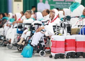 Plt Bupati Meranti Asmar Lepas Keberangkatan 108 JCH Asal Kepulauan Meranti ke Tanah Suci