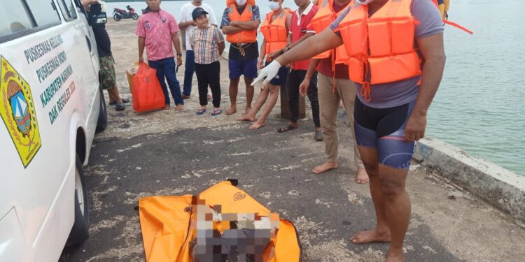 Mayat Pria Tanpa Kepala dan Identitas Ditemukan Mengambang di Perairan Laut Karimun