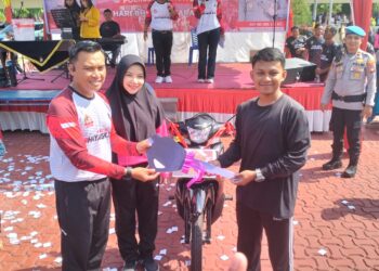 Polres Karimun Gelar Jalan Santai Bertabur Hadiah