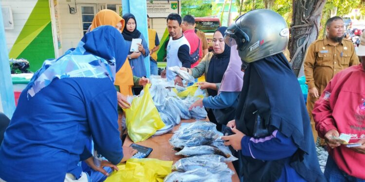 Bazar Ikan Ramai Dikunjungi, DKP Kepri Cabang Karimun Dorong Masyarakat Gemar Ikan