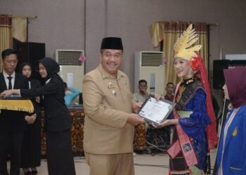 Wabup Asahan Wisuda Sarjana Angkatan 13 STMIK Royal Kisaran