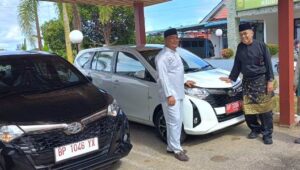 Bupati Natuna Serahkan Mobil Dinas Kepada Dokter Spesialis