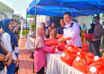 Pasar Murah Kejari Karimun Diserbu Warga, 15 Menit Sudah Ludes