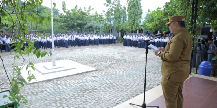 Plh. Sekda Asahan Jadi Pembina Upacara di UPTD SMP Negeri I Kisaran