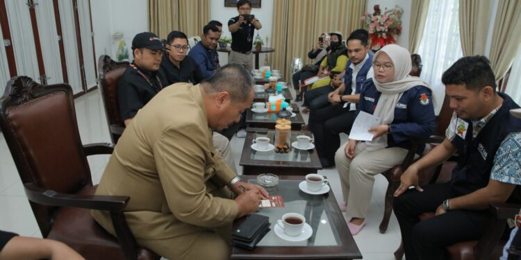 Pantarlih TPS V Kelurahan Selawan Lakukan Coklit Wakil Bupati Asahan dan Keluarga