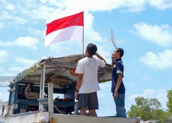 Sambut Kemerdekaan RI ke- 79 dan HUT Perusahaan, PT Timah Bagikan 480 Lembar Bendera Merah Putih