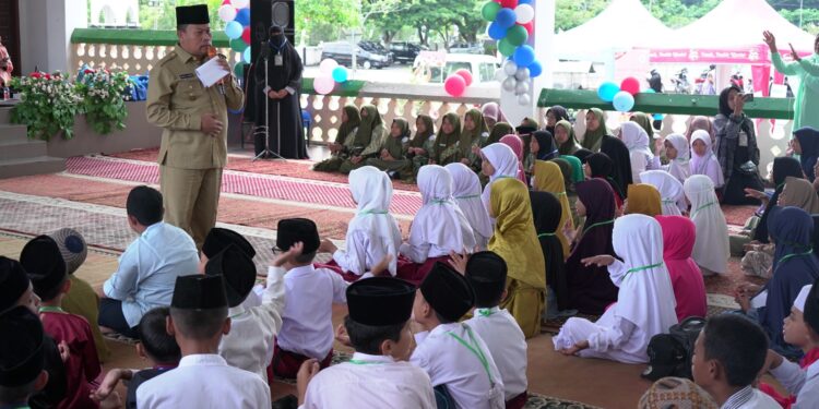 300 Anak Yatim Hadir Pada Peringatan Hari Anak Nasional
