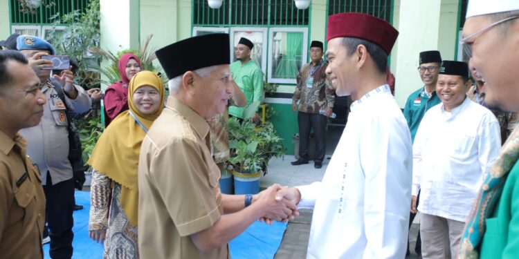 Didampingi UAS, Bupati Letak Batu Pertama Pembangunan Fasilitas di SD Al – Washliyah 80 Kisaran