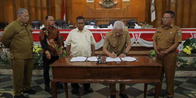 Bupati Asahan Sampaikan Pendapat Akhir di Paripurna DPRD