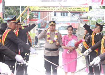 Tradisi Welcome And Farewell Parade Pisah Sambut Kapolres Karimun