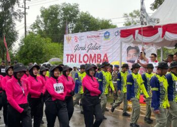 Meski Diguyur Hujan, 80 Personel Polres Bintan Tetap Amankan Kegiatan Gerak Jalan