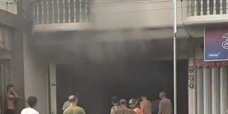 Gudang Toko Elektronik Itami Terbakar, Kerugian Ditaksir Capai Puluhan Juta