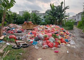 2 Dari 10 Armada Pengangkut Sampah Rusak Jadi Penyebab Terciptanya Gunung Sampah di Karimun
