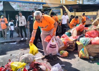 Aksi Nyata, Paslon BaRa Goro Bersihkan Sampah di Tiga Kecamatan