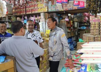 Periksa Pasar