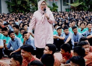 Plt. Gubernur Kepri Hj. Marlin Agustina