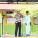 IPTU Abdurrahman Pimpin Upacara Bendera Berikan Himbauan Keselamatan Kepada Pelajar