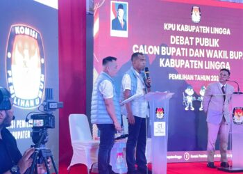 Debat Publik