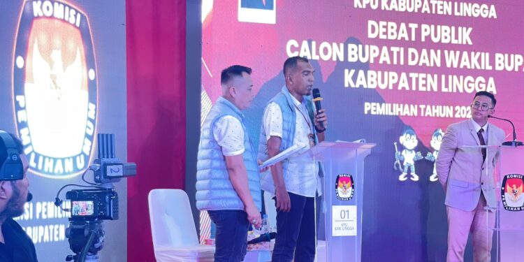 Debat Publik