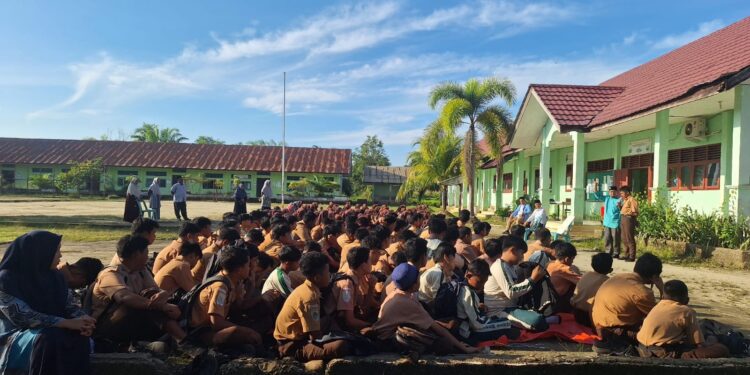 Tim Klinik Al-Fatihah BKPRMI Aceh Singkil Hadir di MTsN 1 Aceh Singkil, Cetak Generasi Qur’ani
