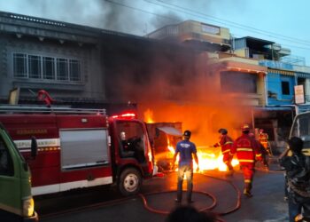 Kios BBM Terbakar, Tiga Petugas Damkar Karimun Terluka