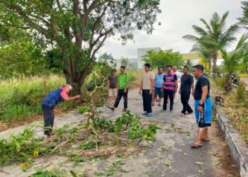 Sambut Ramadhan, Warga RT 002 RW 004 Perumahan Balai Garden Bersihkan Komplek