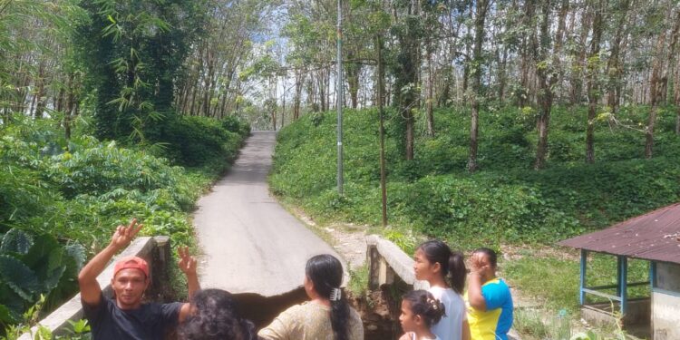 Jembatan putus