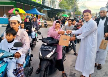Ramadhan Berkah, Pemuda ICMI Bagikan Takjil Gratis dan Santuni Janda