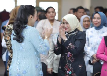 Ketua TP-PKK Kabupaten Asahan Ikuti Penutupan MRFW