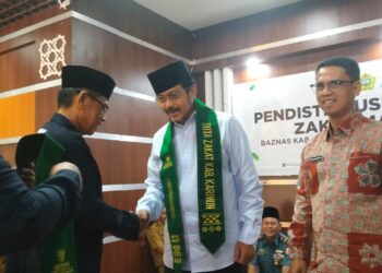 Baznas Kabupaten Karimun Distribusikan Zakat Maal, Nurdin Basirun dan Bupati Iskandar Jadi Duta Zakat