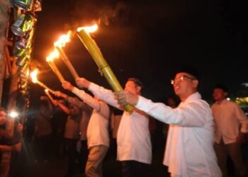 Lestarikan Tradisi Turun Temurun, Bupati Karimun Resmikan Festival Lampu Hias Eid Mubarak 1446 H/2025 M