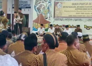 Wabup Asahan Ajak Pujakesuma Serta Wartawan Bukber dan Berikan Paket Lebaran