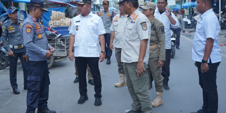Sidak Pasar Inpres Kisaran, Wabup Asahan Minta Pedagang Tidak Gunakan Ruas Jalan