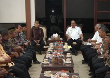 Bupati dan Wakil Bupati Asahan Beri Salam Hormat Kepada Ratusan Petugas Kebersihan