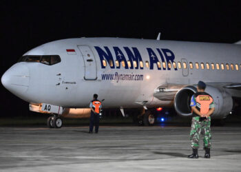 Lanud RSA Natuna Dukung Masyarakat Natuna Terbangkan Pesawat NAM Air Malam Hari