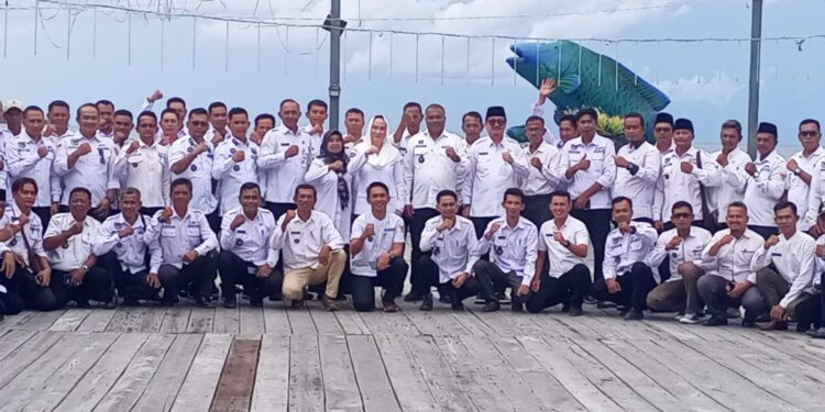 Temui Bupati, Kades se-Natuna Sampaikan Deretan Masalah Desa Dari Listrik hingga Pasir Kuarsa