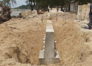 PT Timah Pasang Penahan Abrasi Sepanjang 100 M di Pantai Pongkar